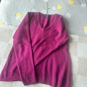 Women's V-Neck Sweater - Deep Pink